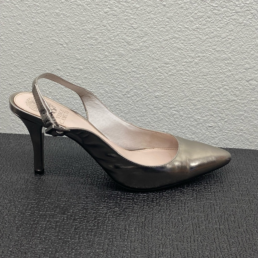 Vince Camuto. Pointed toe pump. Size 8.5